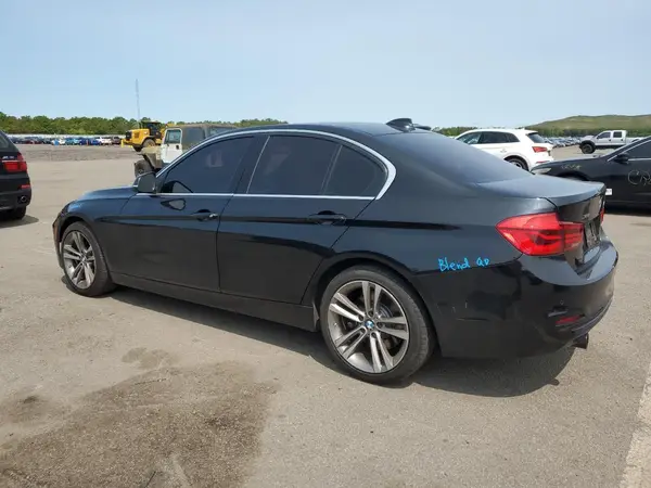 WBA8B7C53JA585730 2018 BMW 3ER - Image 2