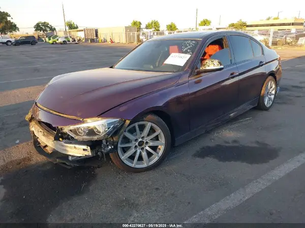 WBA8B7C53JA586294 2018 BMW 3ER - Image 2