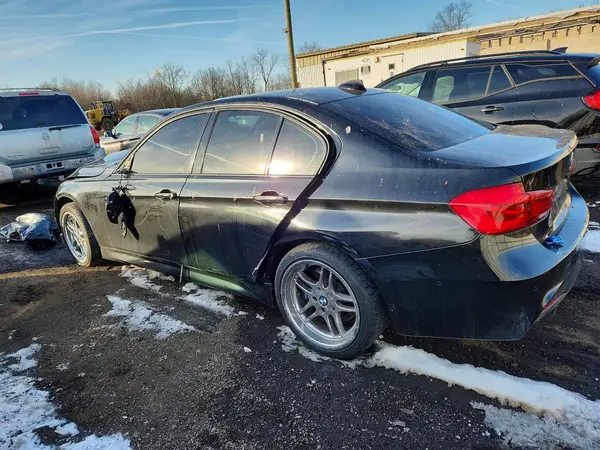 WBA8B7C54GK368769 2016 BMW 3ER - Image 2