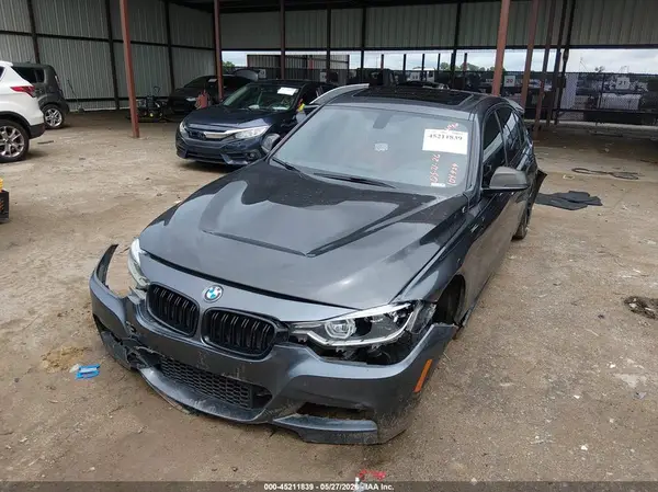 WBA8B7C54JA573005 2018 BMW 3ER - Image 2