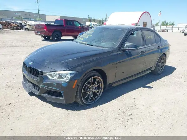 WBA8B7C54JA573036 2018 BMW 3ER - Image 2