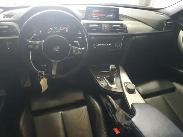 WBA8B7C54JA586045 2018 BMW 3ER - Image 8