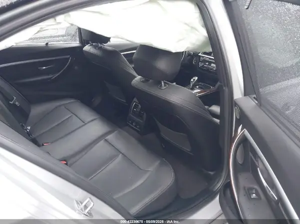 WBA8B7C55HK858171 2017 BMW 3ER - Image 8