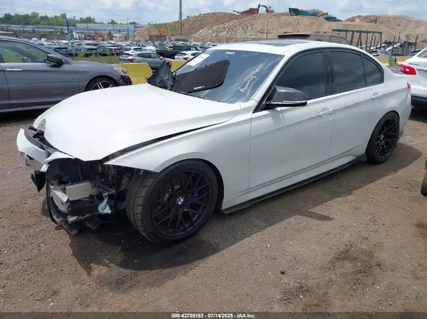 WBA8B7C55JA190545 2018 BMW 3ER - Image 2