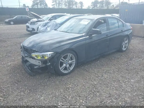 WBA8B7C55JA245916 2018 BMW 3ER - Image 2