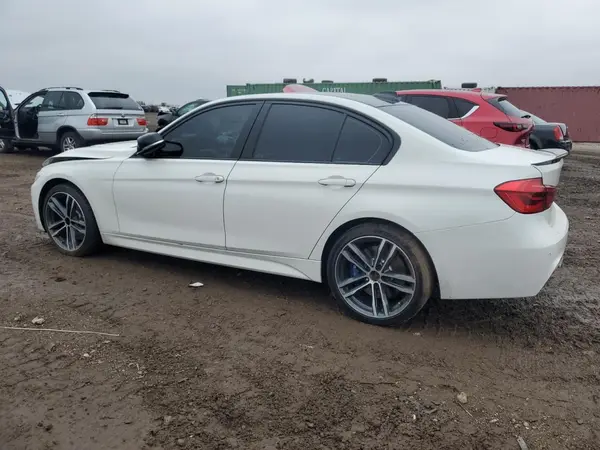 WBA8B7C55JA584773 2018 BMW 3ER - Image 2