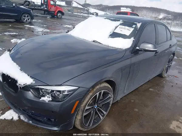 WBA8B7C56JA245908 2018 BMW 3ER - Image 2