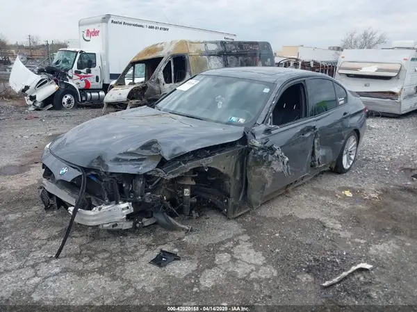 WBA8B7C56JA585785 2018 BMW 3ER - Image 2