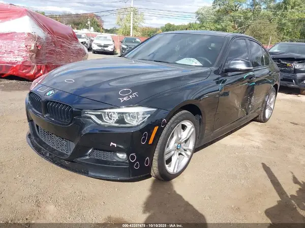WBA8B7C56JA586287 2018 BMW 3ER - Image 2