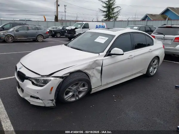WBA8B7C57JA576903 2018 BMW 3ER - Image 2