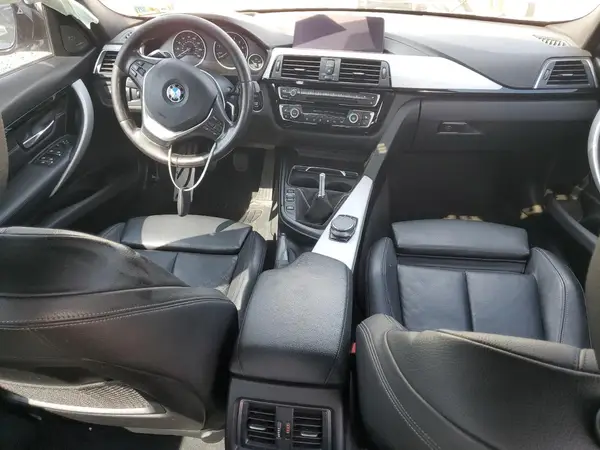 WBA8B7C57JA586038 2018 BMW 3ER - Image 8