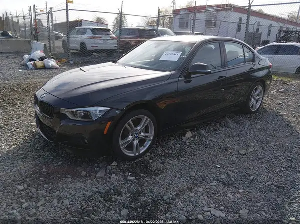 WBA8B7C57JA586282 2018 BMW 3ER - Image 2