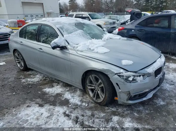 WBA8B7C59JA576823 2018 BMW 3ER - Image 1