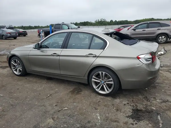 WBA8B7C5XJA586244 2018 BMW 3ER - Image 2