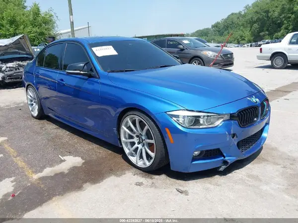 WBA8B7G30HNU38261 2017 BMW 3ER - Image 1