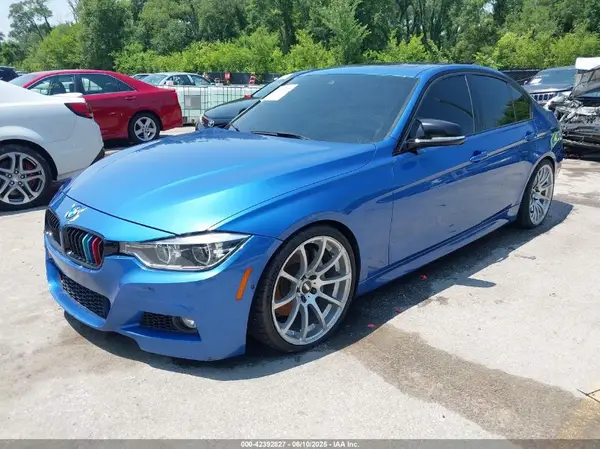 WBA8B7G30HNU38261 2017 BMW 3ER - Image 2