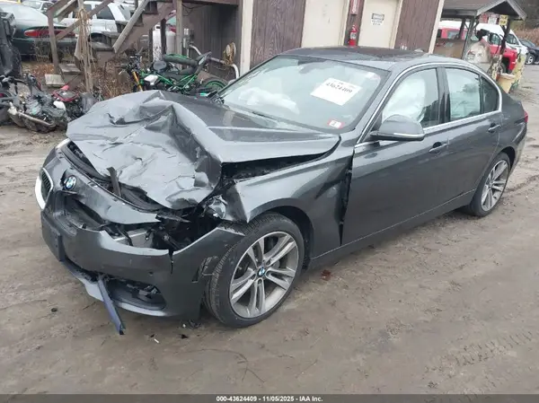 WBA8B7G36HNU38331 2017 BMW 3ER - Image 2