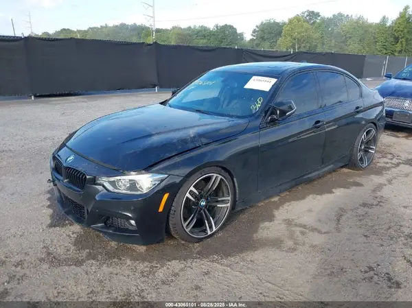 WBA8B7G38HNU38394 2017 BMW 3ER - Image 2