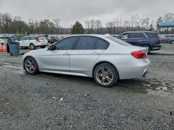 WBA8B7G51JNU94748 2018 BMW 3ER - Image 2