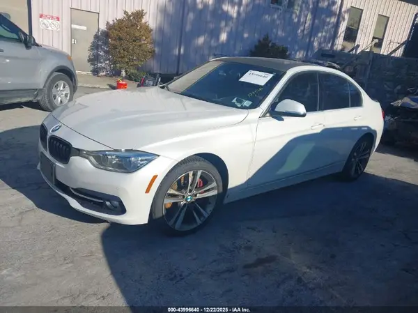 WBA8B7G52GNT14802 2016 BMW 3ER - Image 2