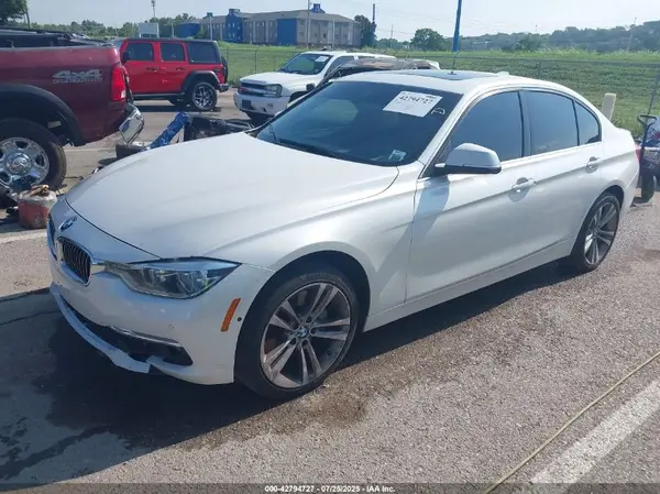 WBA8B7G52GNT14895 2016 BMW 3ER - Image 2