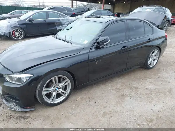 WBA8B7G52HNU37081 2017 BMW 3ER - Image 2