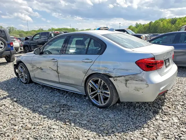 WBA8B7G52JNU95455 2018 BMW 3ER - Image 2