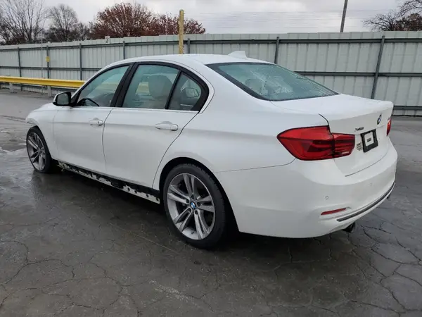WBA8B7G53HNU37140 2017 BMW 3ER - Image 2
