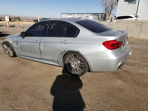 WBA8B7G54JNU94842 2018 BMW 3ER - Image 2