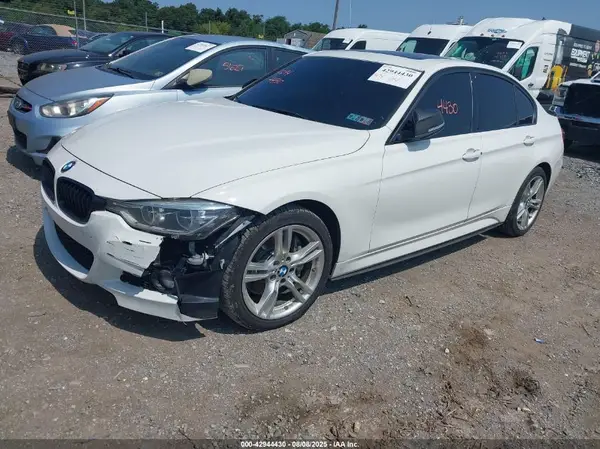 WBA8B7G55GNT14860 2016 BMW 3ER - Image 2