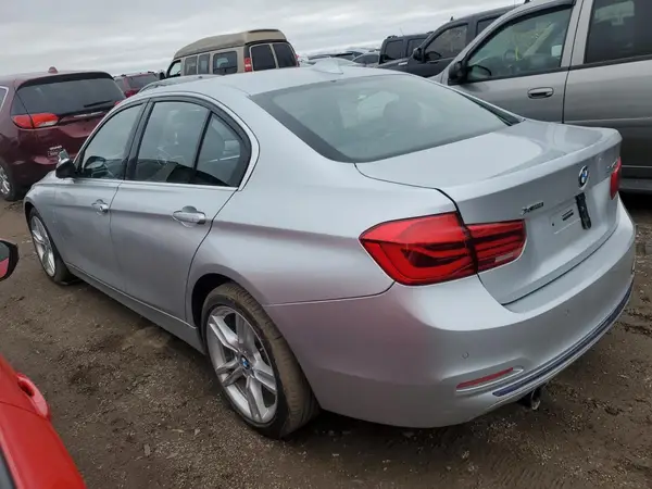 WBA8B7G55GNT14924 2016 BMW 3ER - Image 2