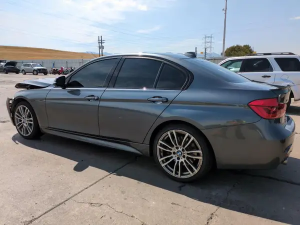 WBA8B7G55GNT95990 2016 BMW 3ER - Image 2