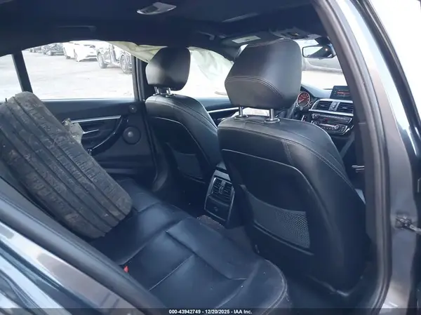 WBA8B7G55JNT71275 2018 BMW 3ER - Image 8