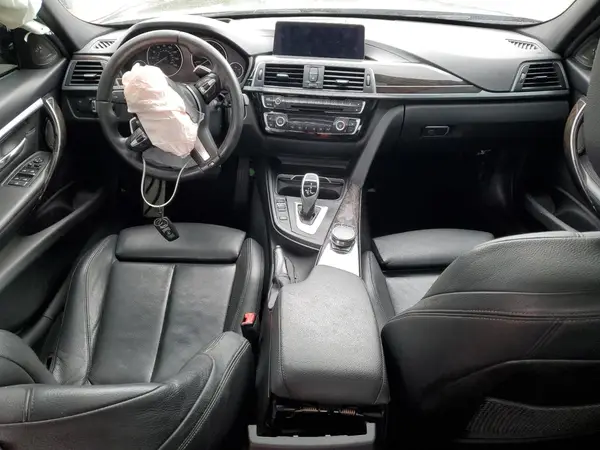WBA8B7G55JNU95076 2018 BMW 3ER - Image 8