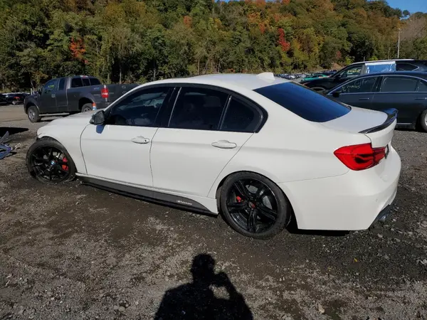 WBA8B7G56JNU95605 2018 BMW 3ER - Image 2
