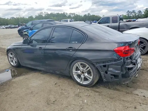 WBA8B7G57JNU95113 2018 BMW 3ER - Image 2