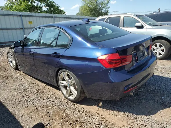 WBA8B7G57JNU95130 2018 BMW 3ER - Image 2