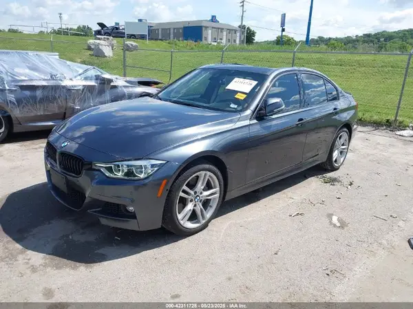 WBA8B7G58GNT14562 2016 BMW 3ER - Image 2