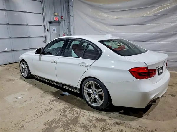 WBA8B7G58JNU95220 2018 BMW 3ER - Image 2