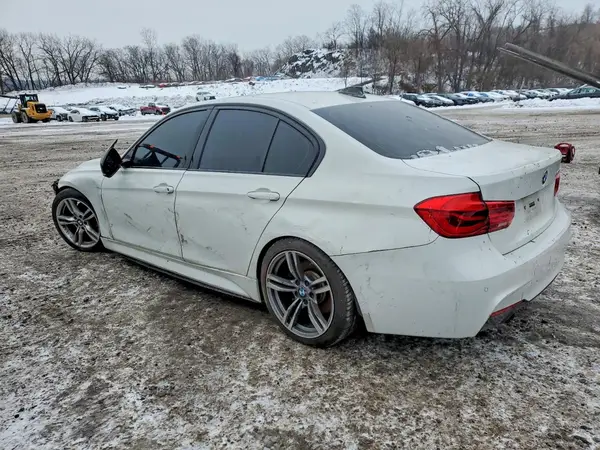 WBA8B7G59GNT95930 2016 BMW 3ER - Image 2