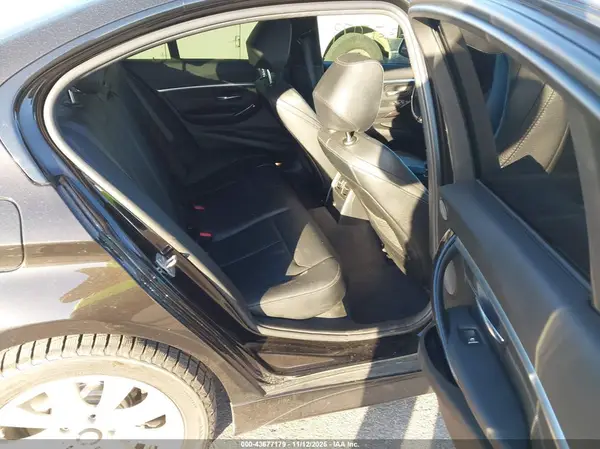 WBA8B7G59JNU95100 2018 BMW 3ER - Image 8