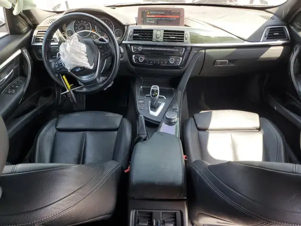 WBA8B7G59JNU95176 2018 BMW 3ER - Image 8