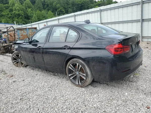 WBA8B7G59JNU95226 2018 BMW 3ER - Image 2