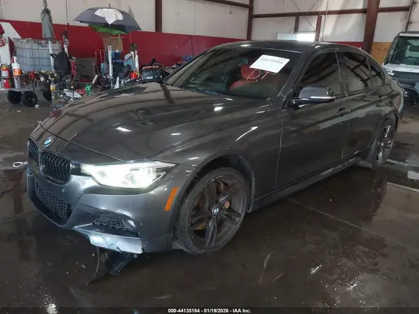 WBA8B7G5XGNT14322 2016 BMW 3ER - Image 2
