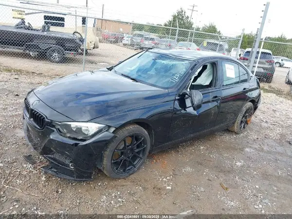 WBA8B9C30HK885479 2017 BMW 3ER - Image 2