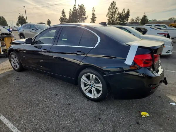 WBA8B9C30HK885644 2017 BMW 3ER - Image 2