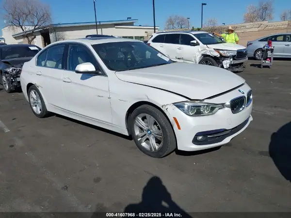 WBA8B9C31HK885376 2017 BMW 3ER - Image 1