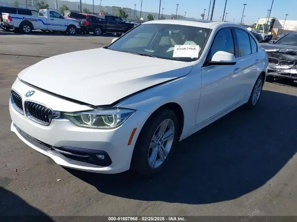WBA8B9C31HK885376 2017 BMW 3ER - Image 2