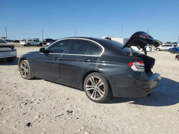 WBA8B9C31HK885586 2017 BMW 3ER - Image 2