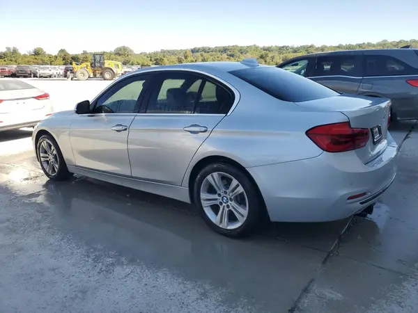 WBA8B9C33HK885072 2017 BMW 3ER - Image 2